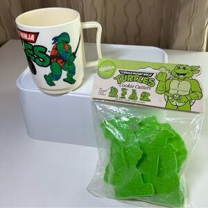 Wilton Teenage Mutant Ninja Turtles Cookie Cutter Set of 4 TMNT + Bonus Fun Cup